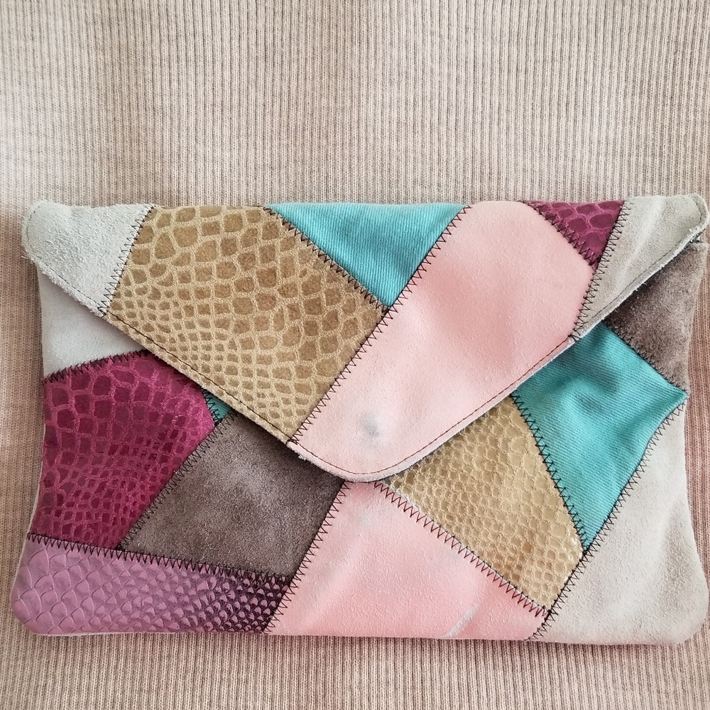 Crossbody clutch